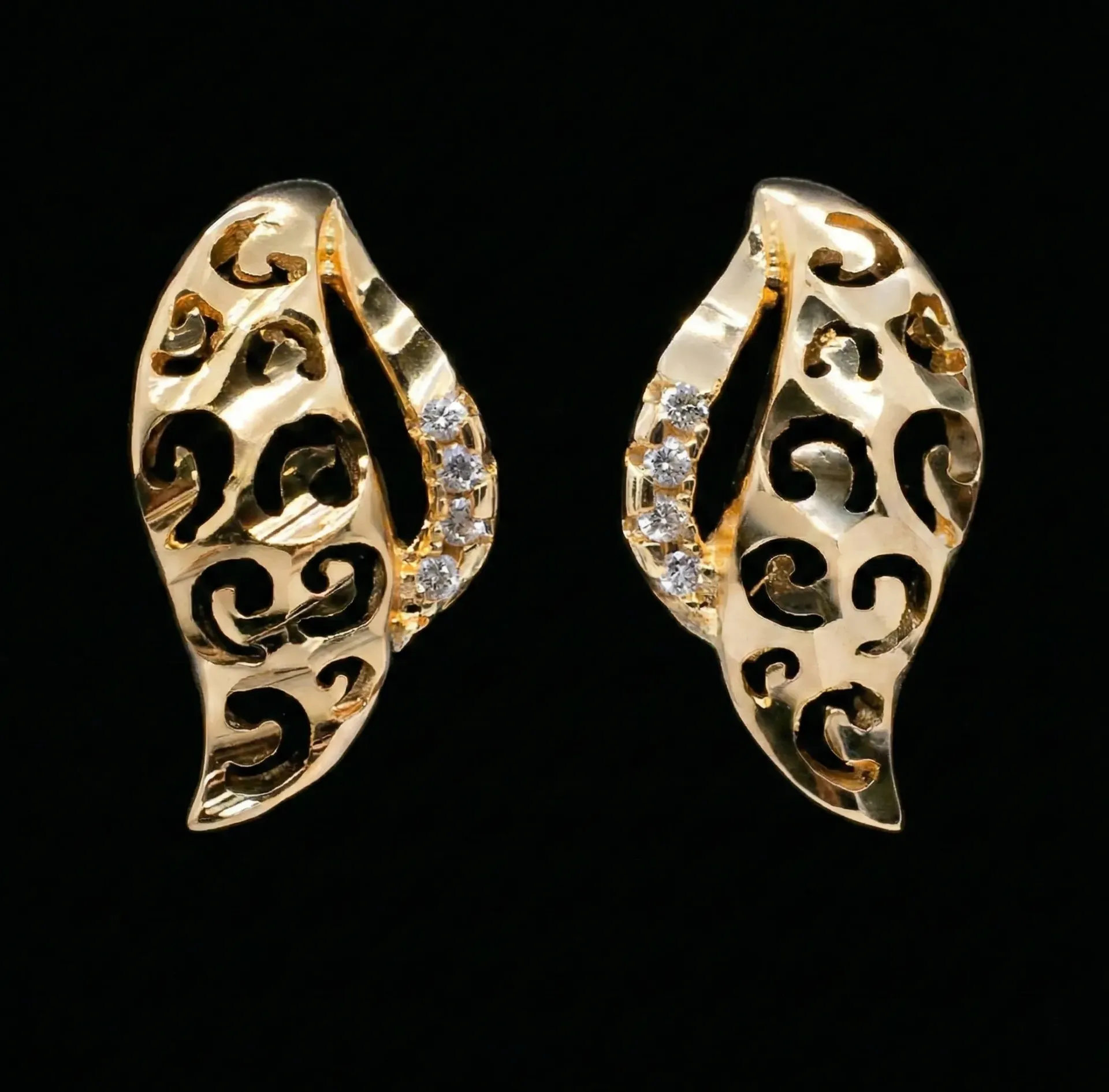 Elegant Filigree Gold-Plated Earrings